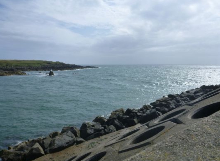 Entrance to Ardglass showing the AIS marker