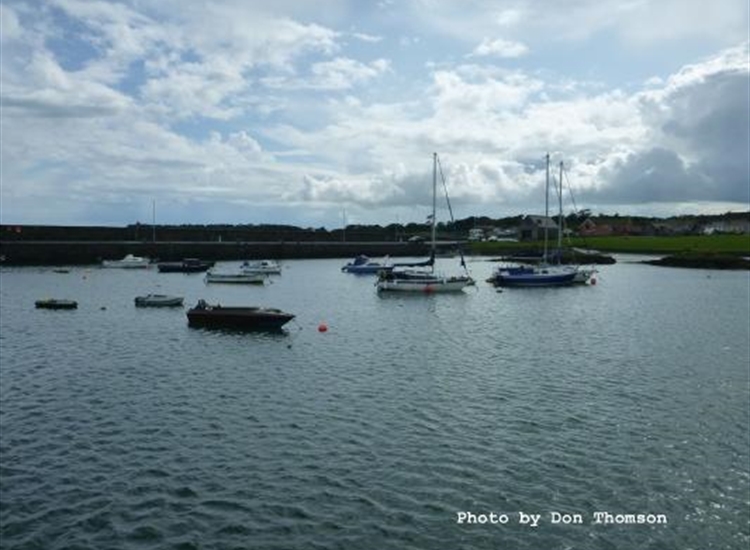 Local cruising yachts which take the ground
