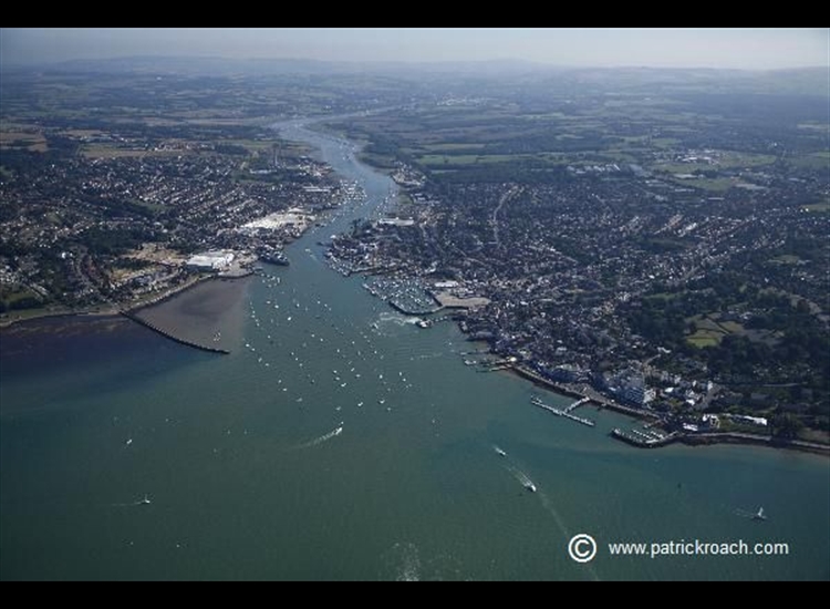Cowes entrance PRE BREAKWATER