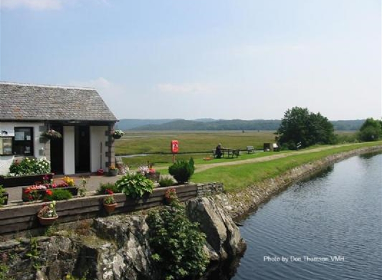 10. Crinan Canal. View from Bellanoch Bridge looking East. Lock Keeper at lunch