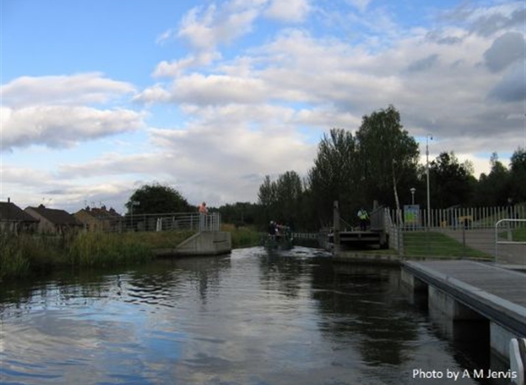 Footbridge over the Forth Clyde Canal at East end of Falkirk basin