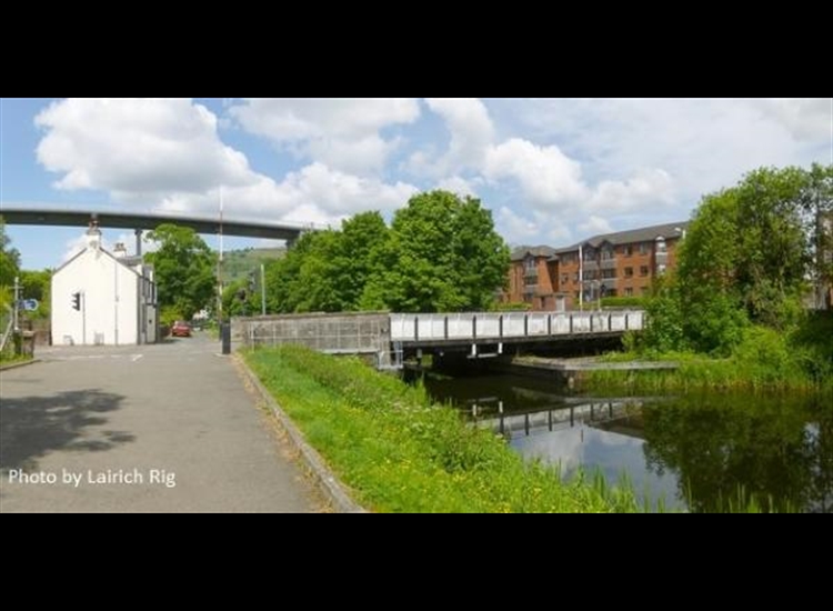 Old Kilpatrick bridge (Ferry Road) looking West