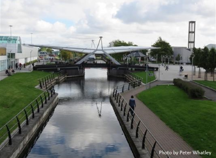Sylvania way footbridge (Lifts vertically)