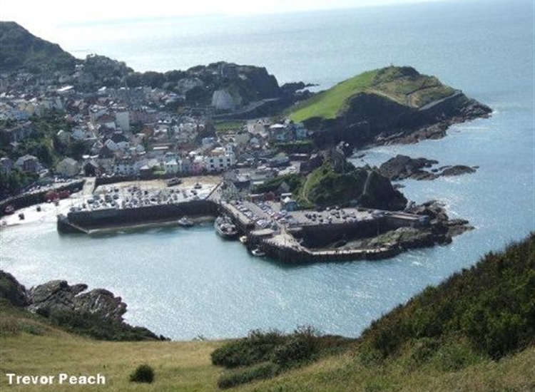 Clear view of Ilfracombe Harbours