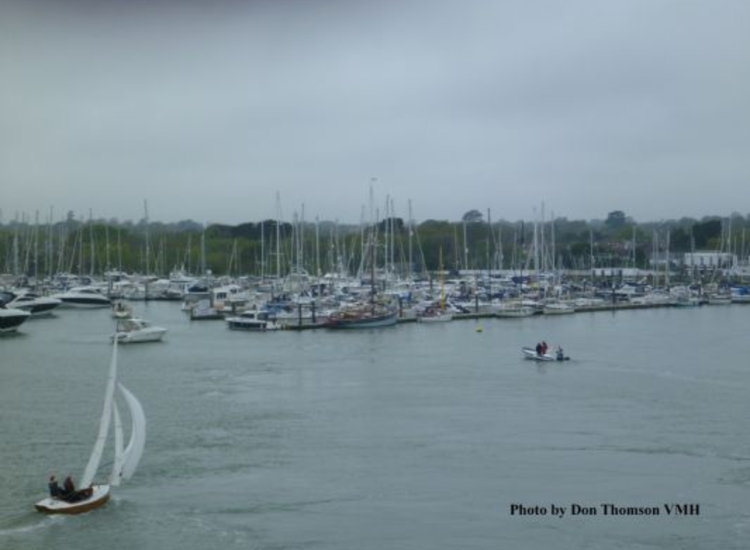 Entrance tp Lymington Yacht Haven and Dan Bran Pontoon