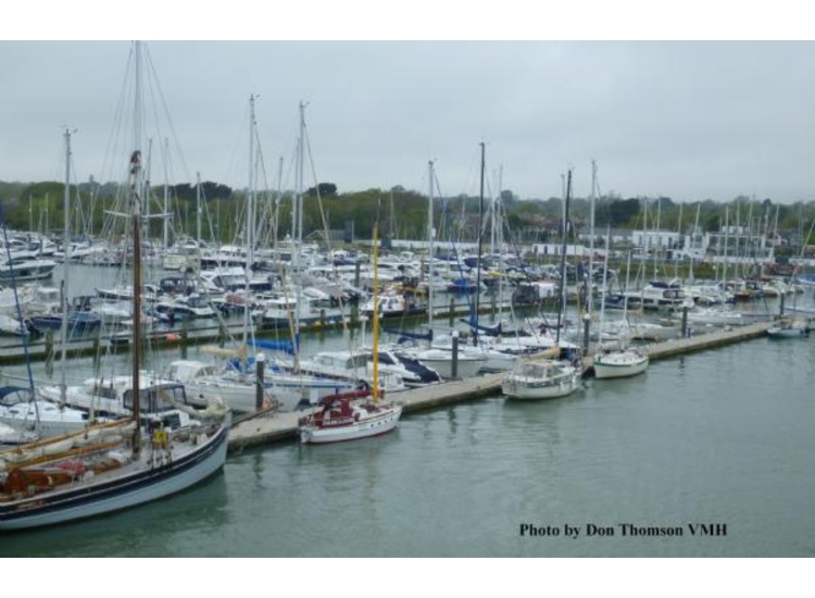 Entrance tp Lymington Yacht Haven and Dan Bran Pontoon