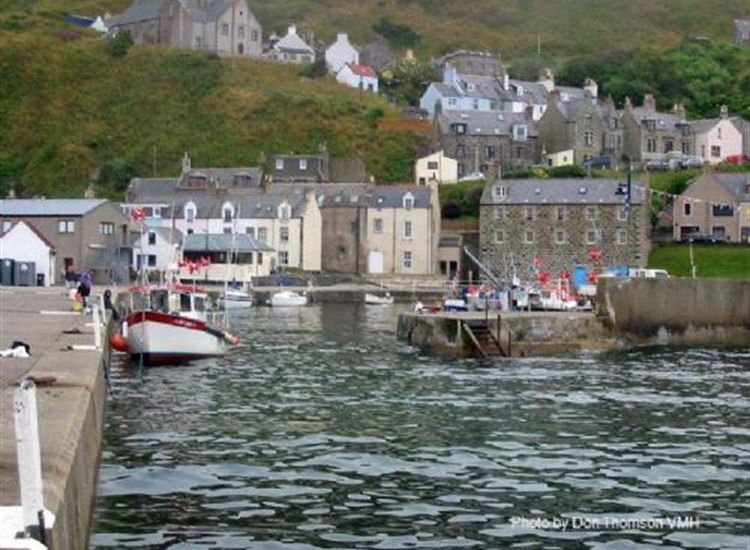 Gardenstown Harour Entrance from pierhead.
