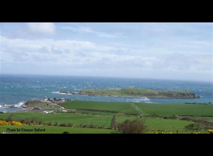 Isle of Muck, Portmuck harbour left. Wind NNE, note sheltered S anchorage