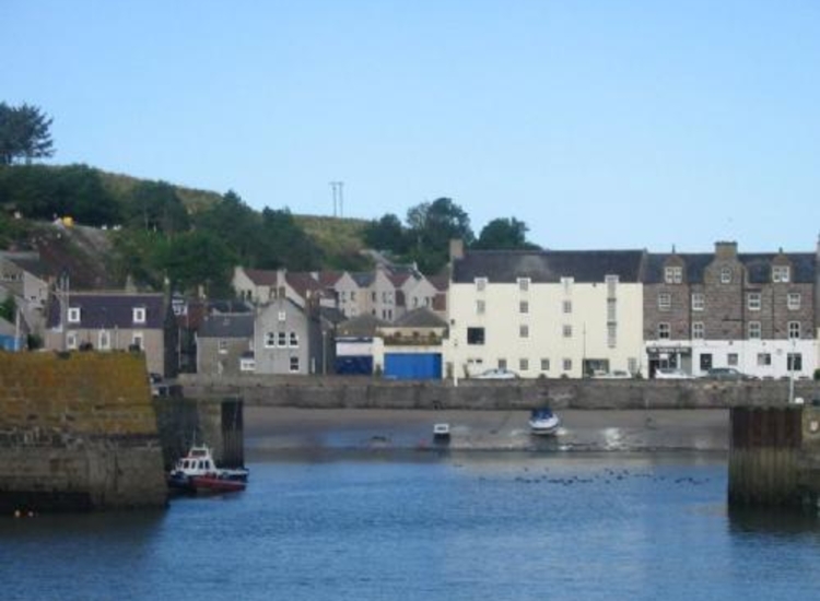 Viewing lead in lights through the middle harbour entrance