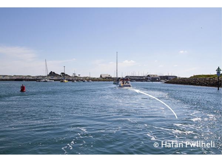 3. Head for the middle of the marked channel